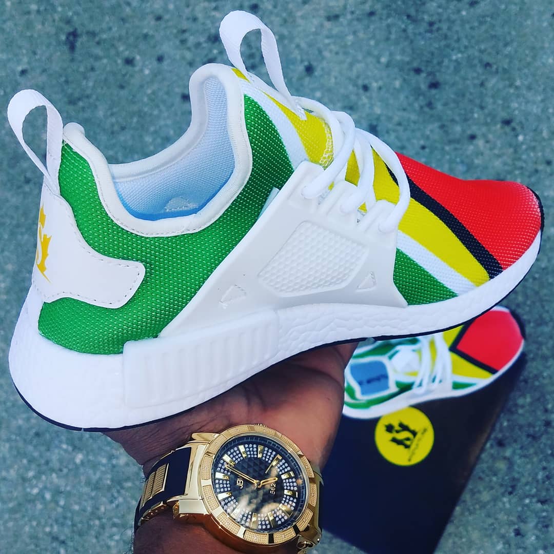 Signature Runner (SELECT YOUR COUNTRY)