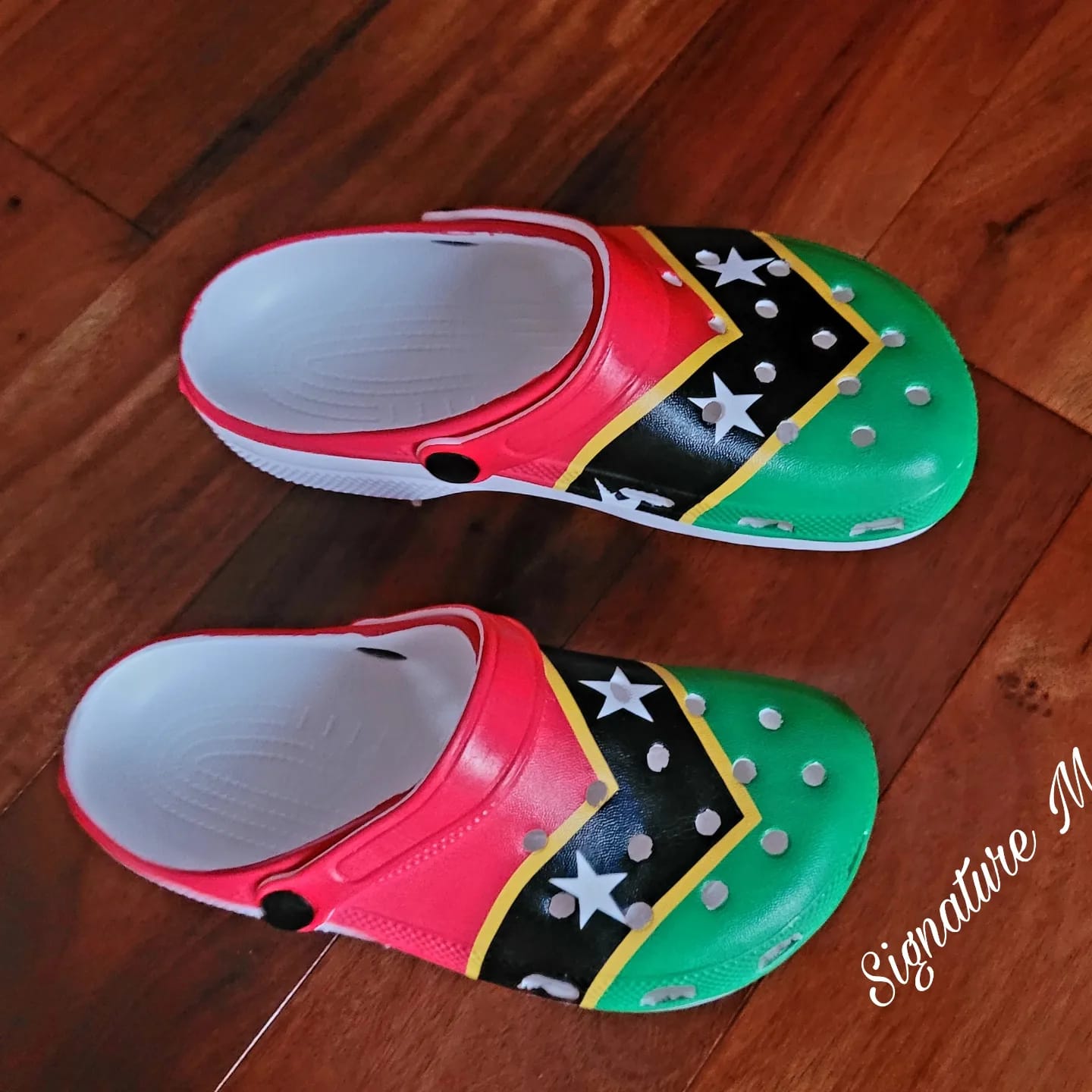 Signature Beach Crocs Saint Kitts