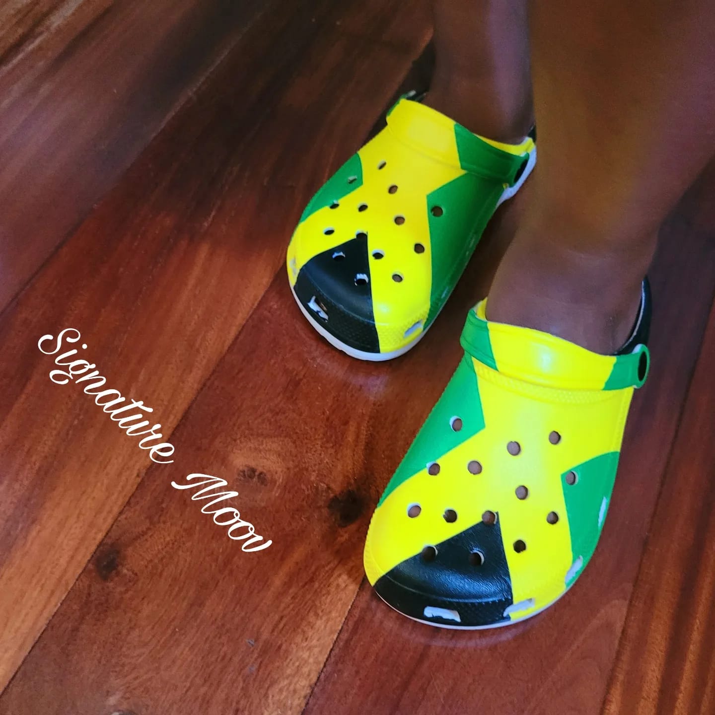 Signature Beach Crocs Jamaica